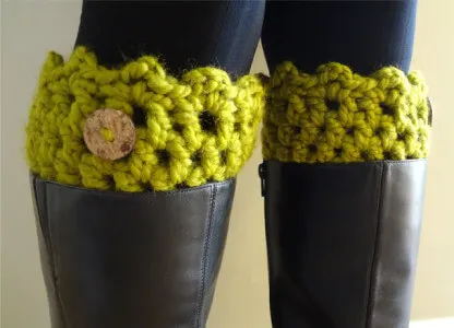 21. beginner crochet boot cuffs5