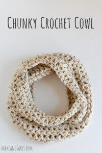 24.Simple-1-Skein-Chunky-Crochet-Cowl-Pattern-@makeandtakes_com-crochetaday