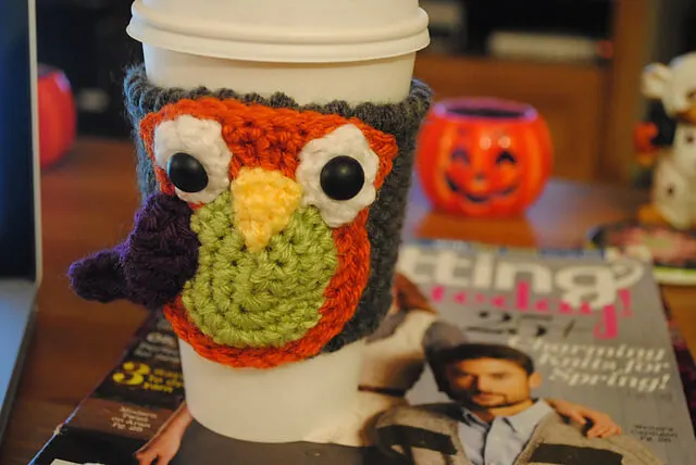 free easy Owl Cup Cozy crochet pattern