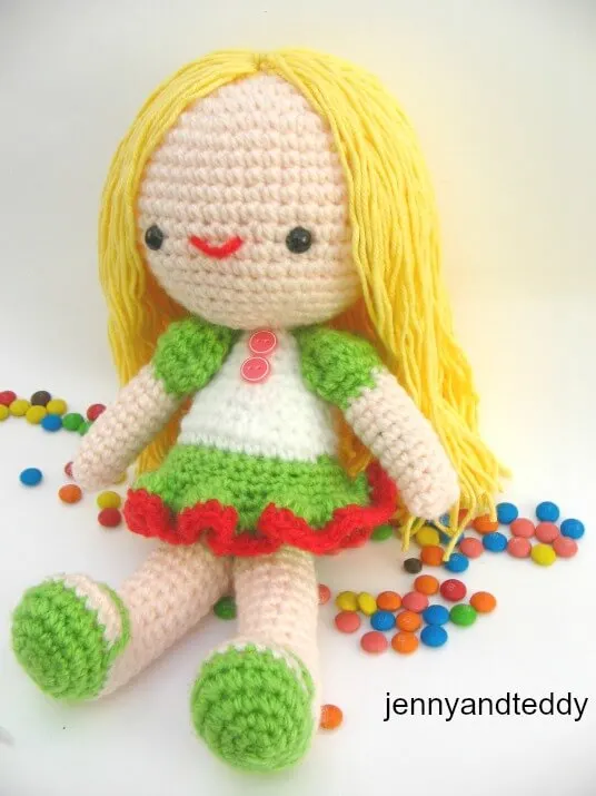 free amigurumi  crochet doll girll with  frog  hat pattern
