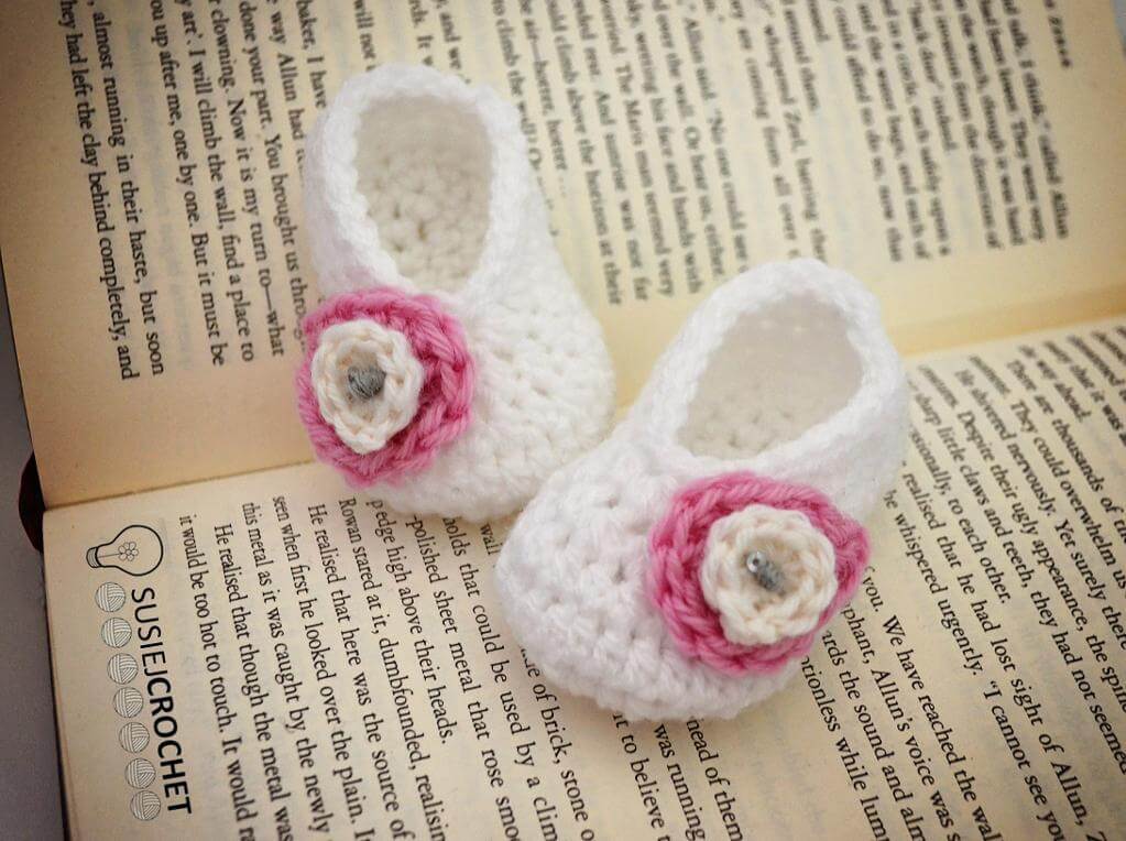 crochet newborn shoes