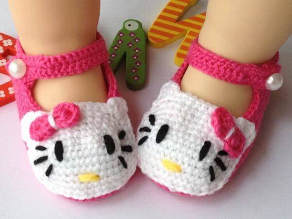 10.hello kitty baby bootie free crochet pattern