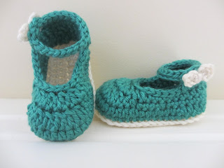 35.bow buckle mary jane free crochet baby booties tutorial