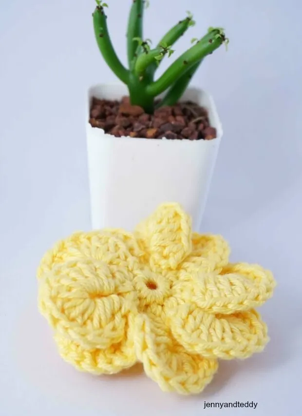 easy pinwheel flower free crochet pattern