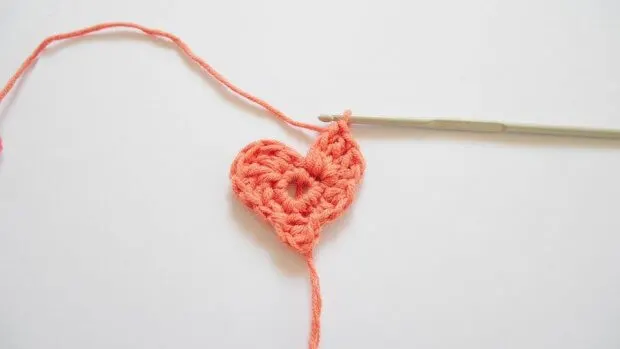 free crochet mini applique pattern.