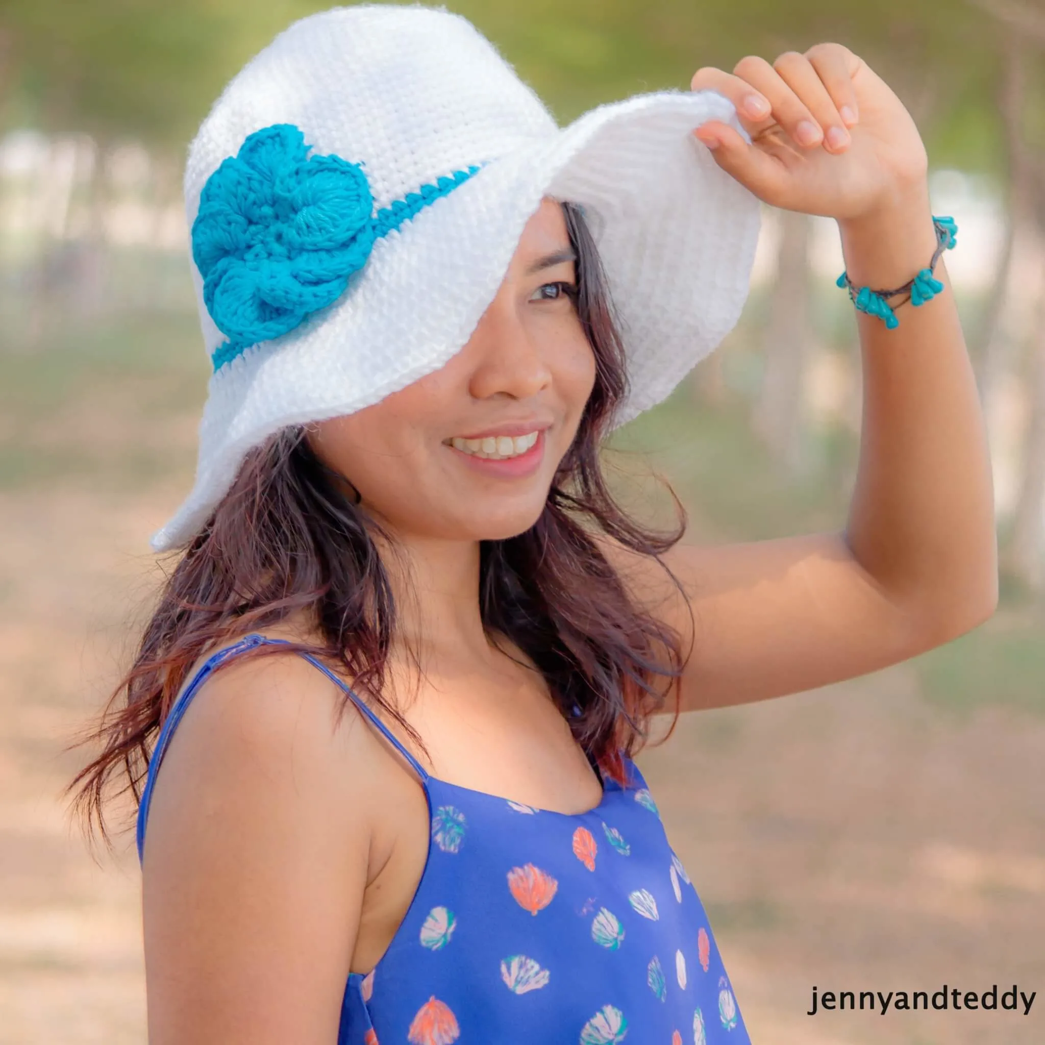 beginner friendly crochet sun hat free pattern by jennyandteddy
