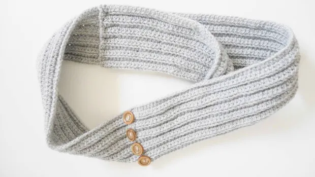 ribbed half double crochet infinity scarf