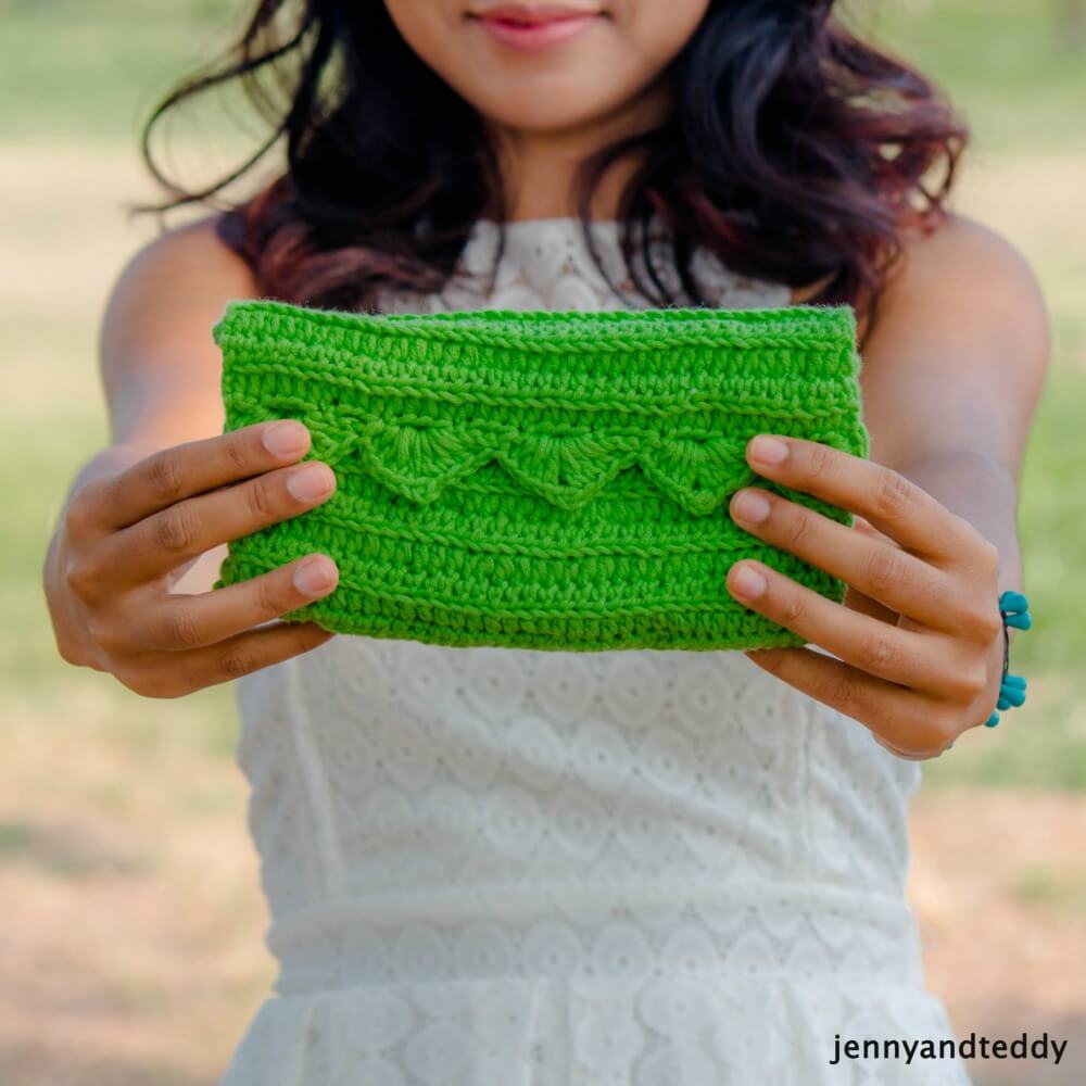 Perfect Summer Crochet Clutch - Free Pattern on Moogly