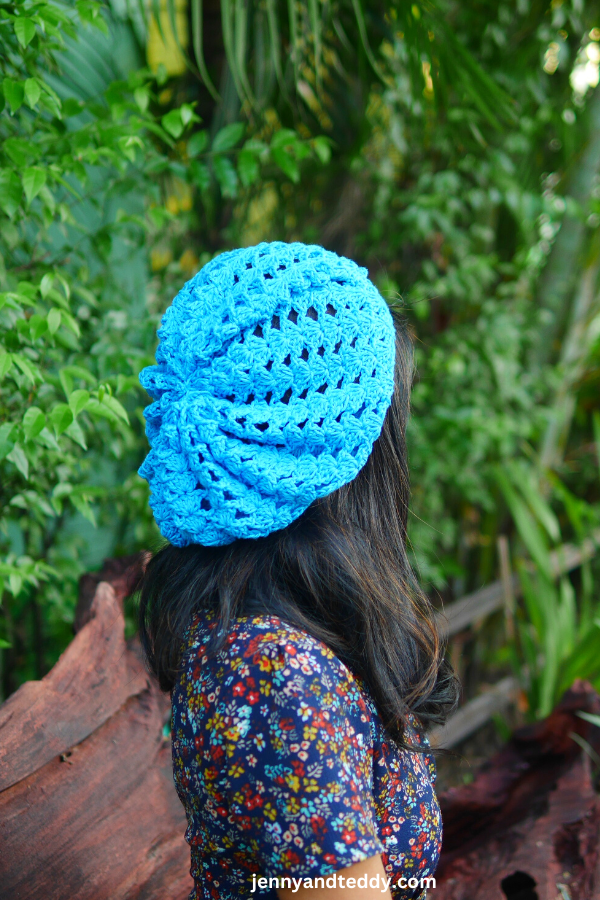 simple crochet slouchy beanie hat free pattern with video.