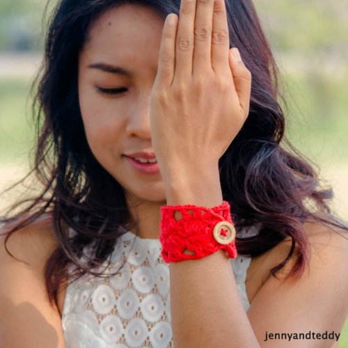 pretty in red bracelet free crochet pattern