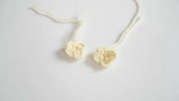 small crochet flower easy