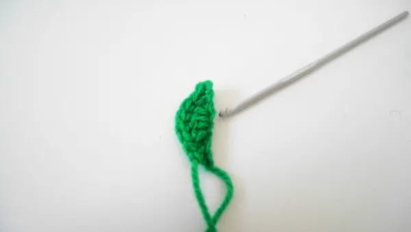 crochet half leaf