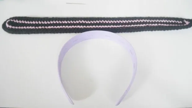 DIY crochet headband.