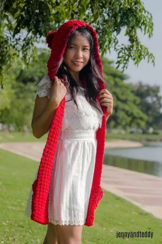 1the red riding hood pocket scarf free crochet pattern2