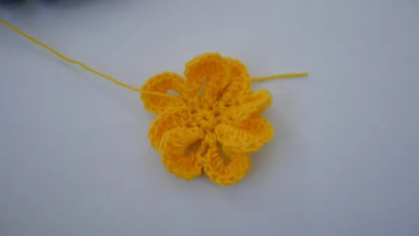 crochet flower free pattern 3d