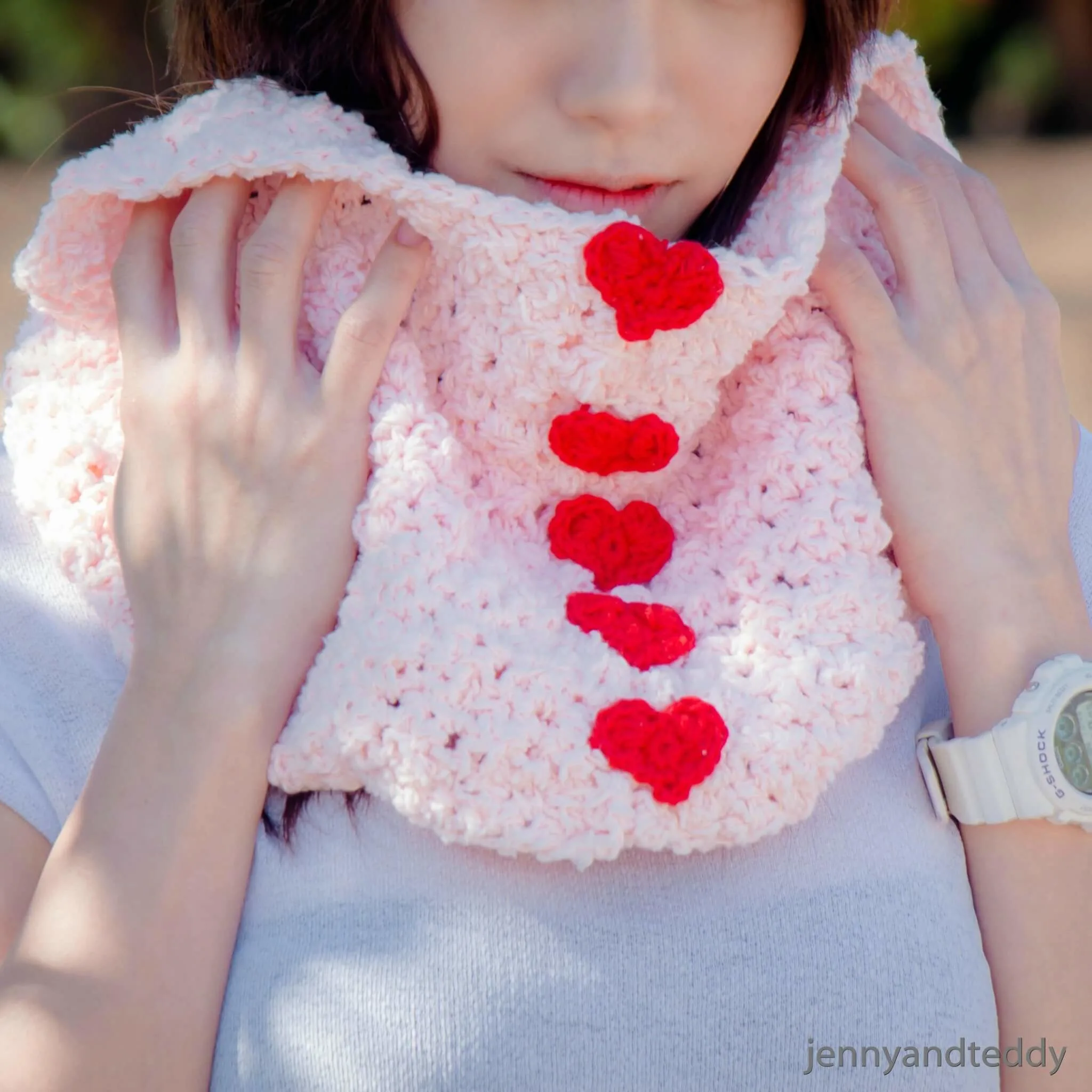 1sweetheart fluffy cowl free crochet pattern