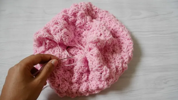 4how to make crochet slouchy beanie hats easy