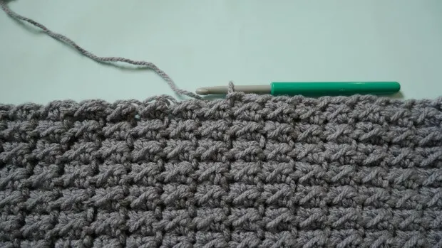 beginner button bluky cowl free crochet pattern