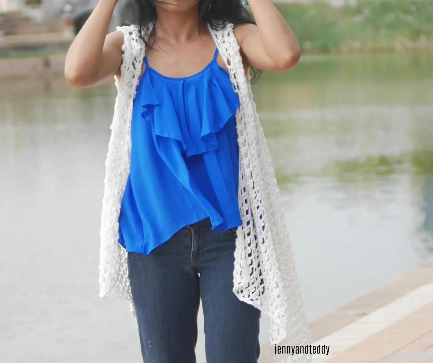 breeze crochet vest free pattern with video.