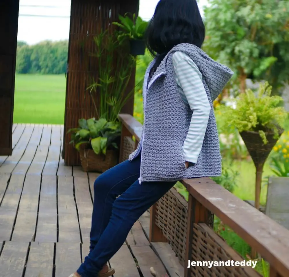 easy crochet zipper jacket with hood free pattern.