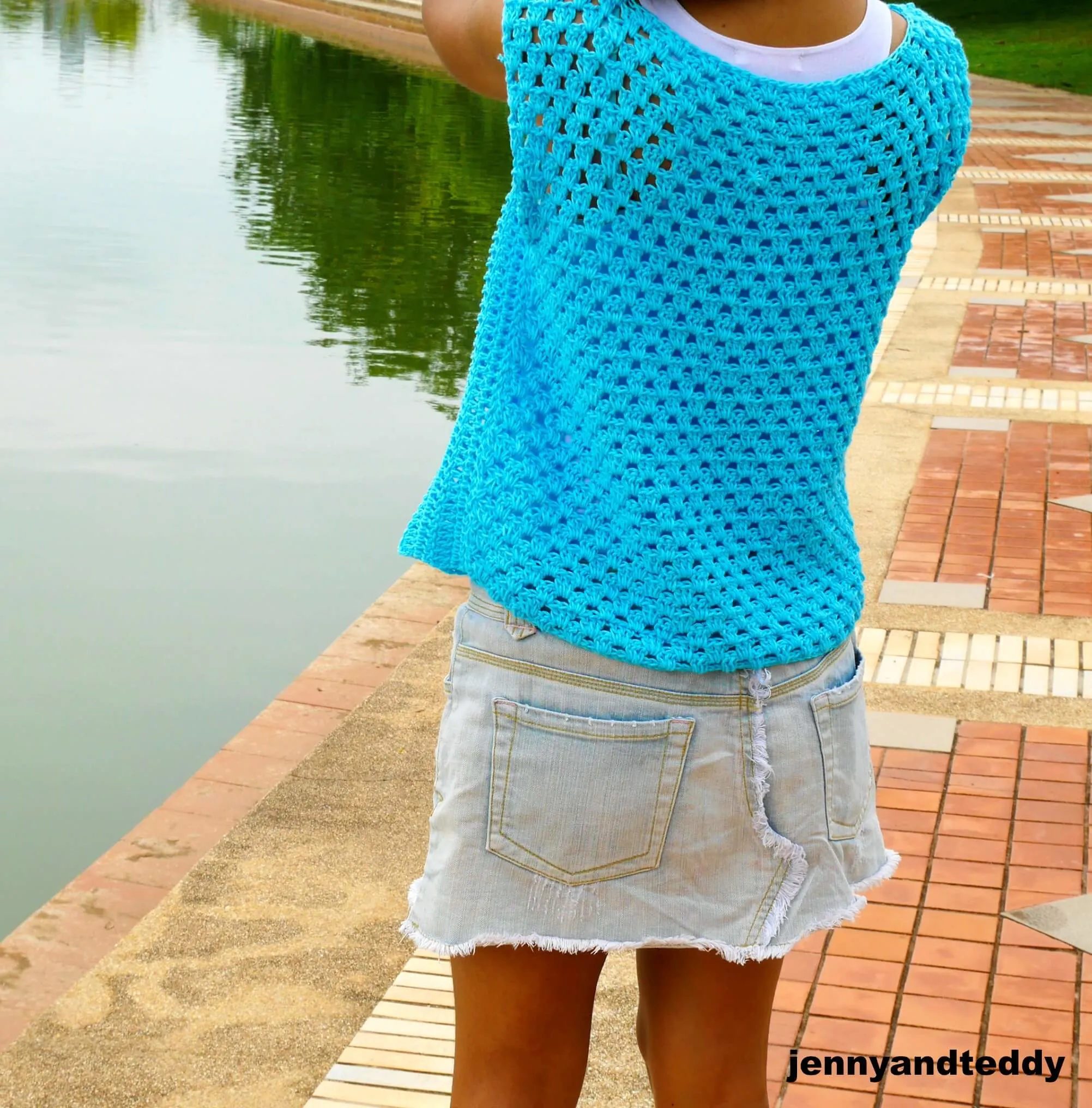 lacy cotton crochet summer top tee  with modern granny stitch pattern beginner friendly