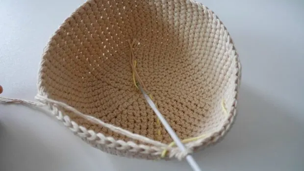 crochet the bucket part.