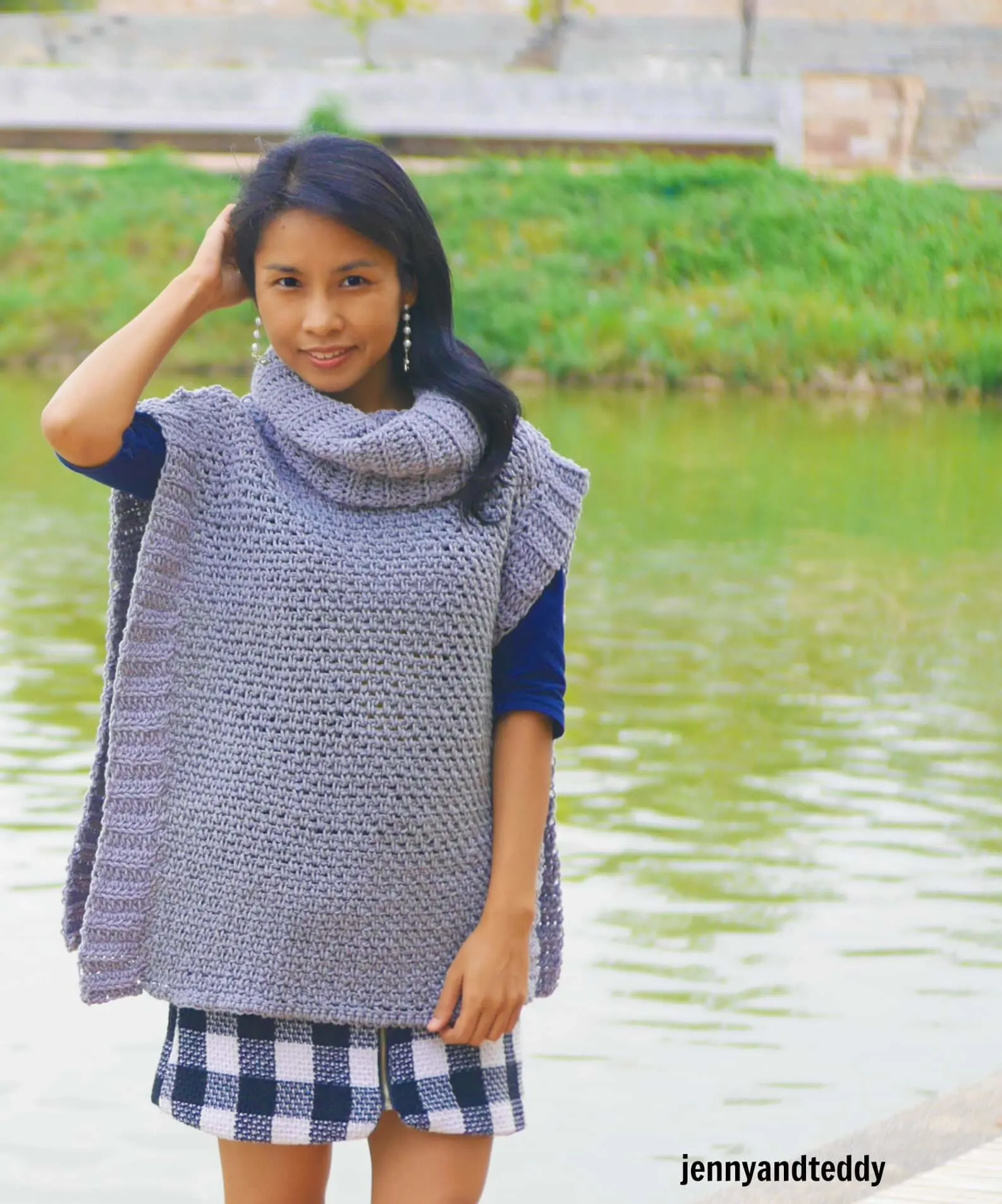 crochet cowl neck poncho plus size with free video tutorial.