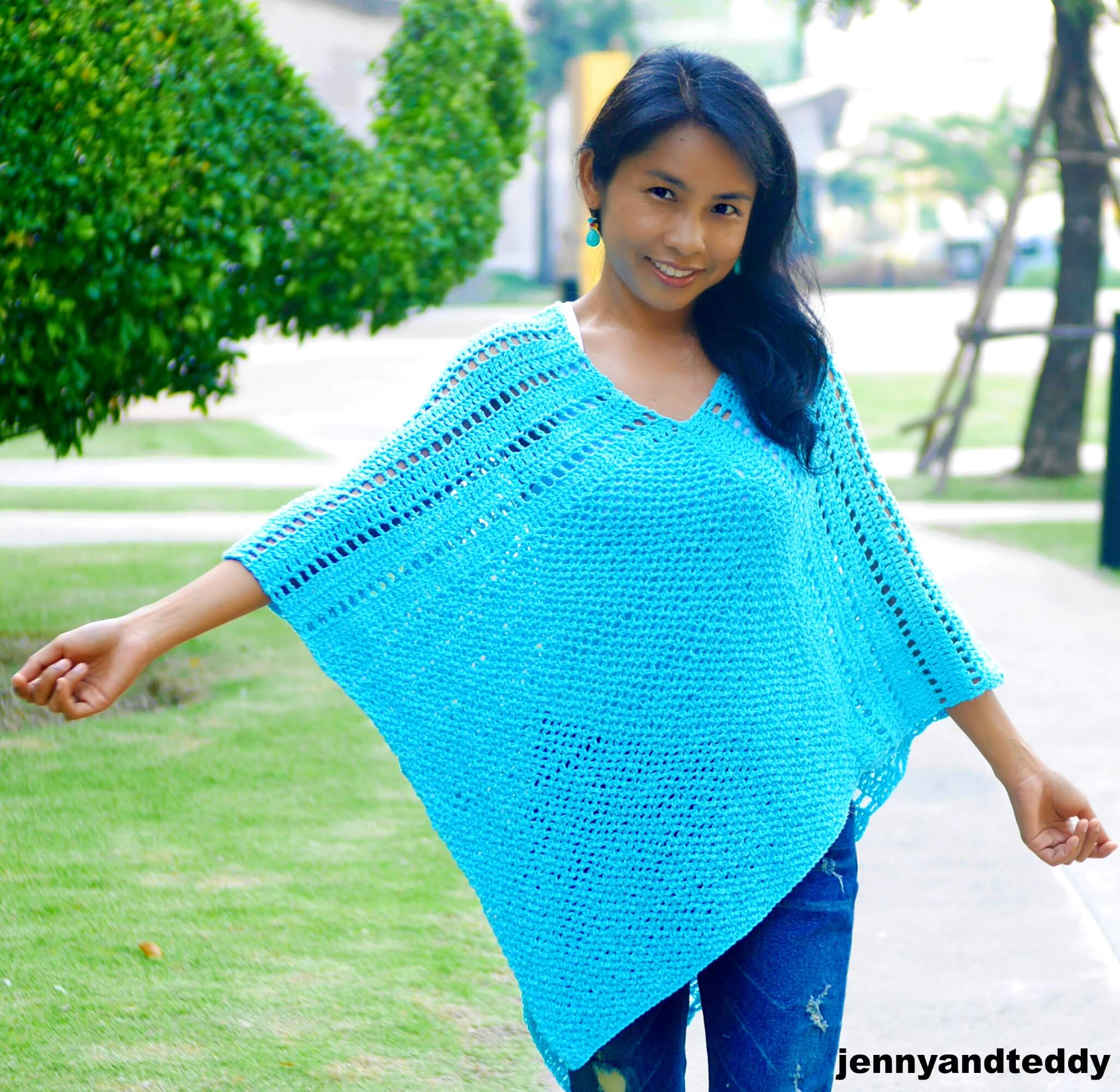 Simple poncho crochet pattern Jenny Teddy