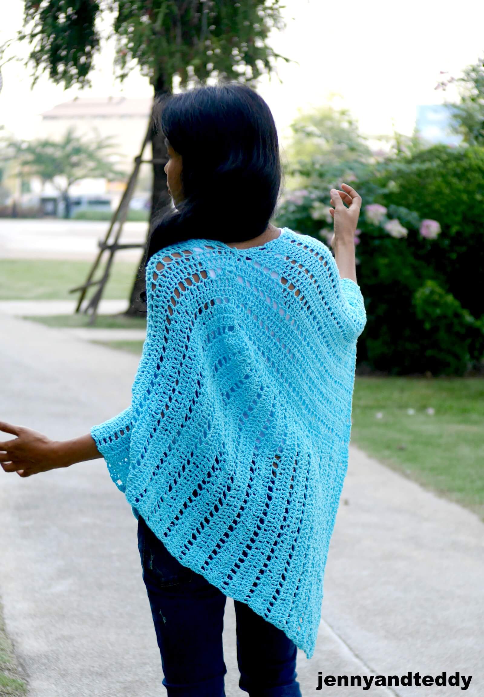 how to crochet a easy poncho made from 2 rectangles.