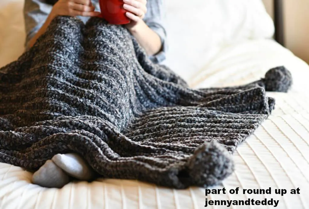 easy crochet velvet blanket image