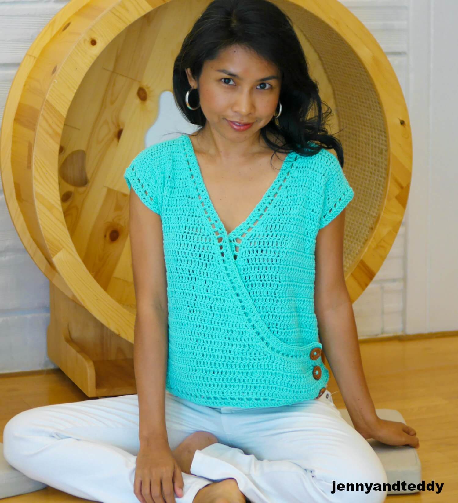 easy cross front crochet top free pattern - Jenny & Teddy