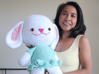 jumbo cuddlely bunny amigurumi made with nap time yarn hold double or plushsie yarn.