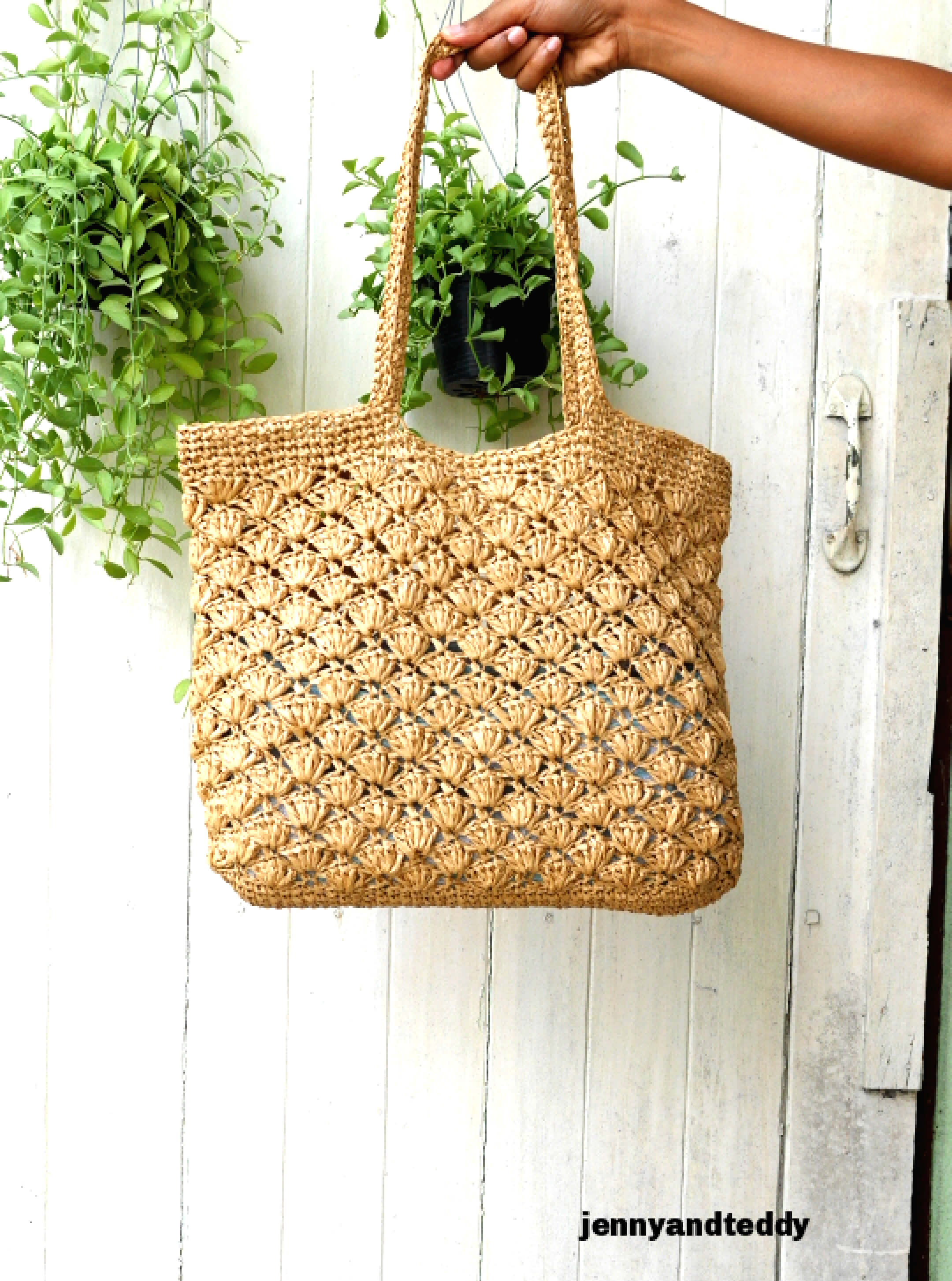 Crochet a beach bag free pattern with raffia yarn step by step video ...