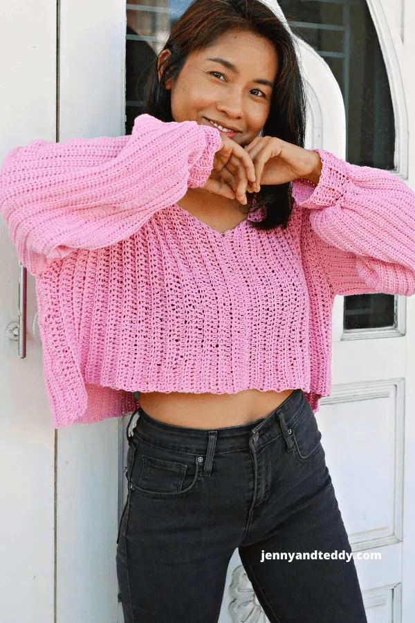 easy ribbed crochet crop V-neck sweater free pattern.