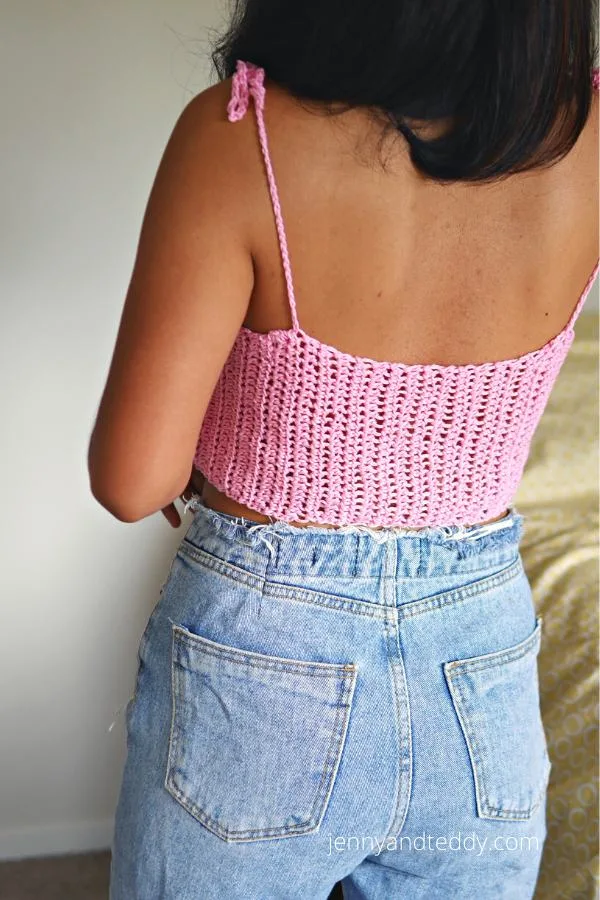 Basic crochet cropped top free pattern beginner friendly.